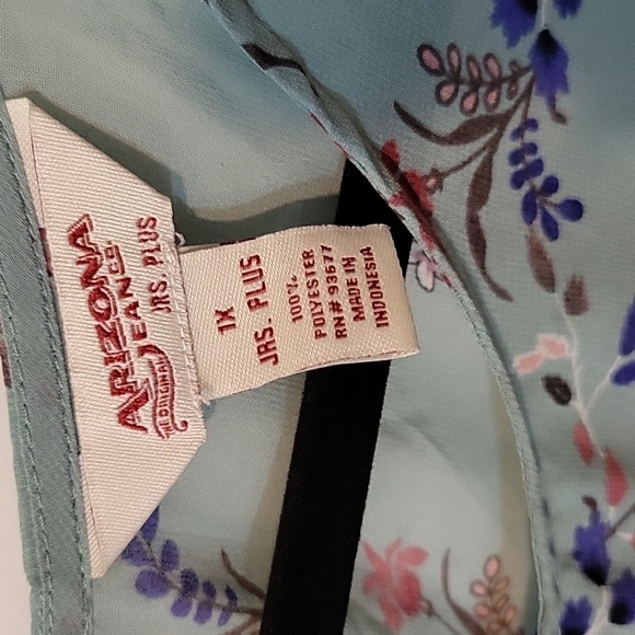 Arizona Jean Company Green Bell Sleeve Sheer Floral Blouse - Picture 2 of 8